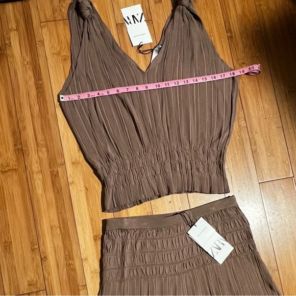 NWT Zara Limited Edition Knit Top & LE Knit Skirt Set: Top Size M Skirt Size L - Picture 11 of 13